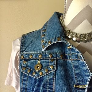 🍁LAST CHANCE!!! Cato denim vest